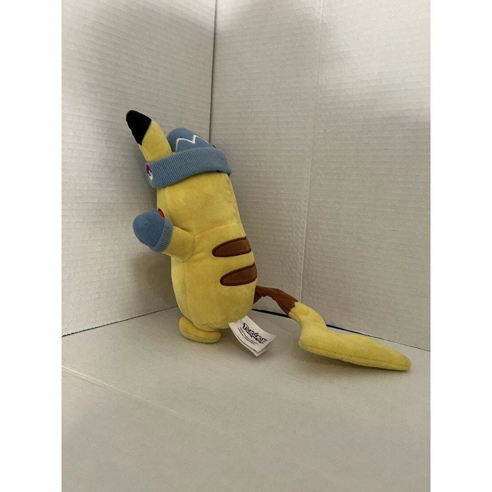 Pokemon Pikachu With Hat And Mittens By GAME FREAK Christmas‎ 2022 Approx. 8.5